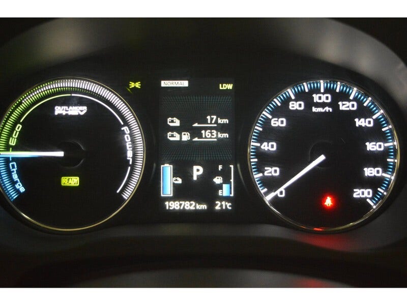 Mitsubishi Outlander (22)