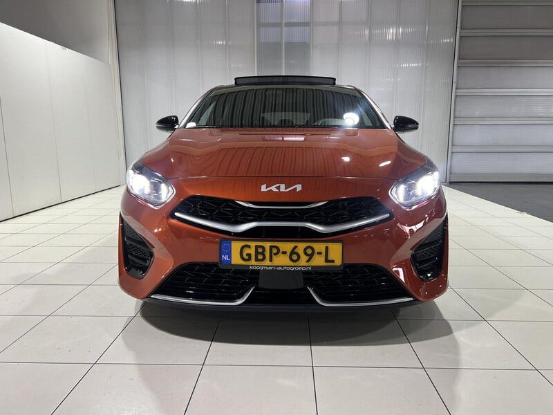 Kia ProCeed (2)