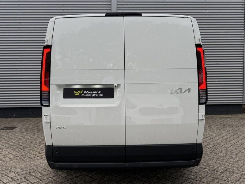 Kia PV5 (4)