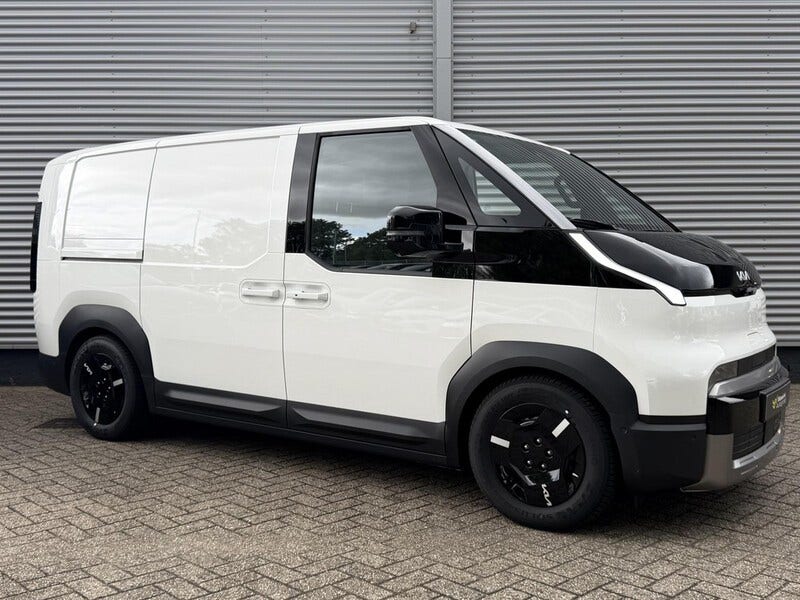 Kia PV5 (7)