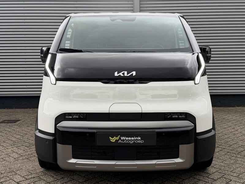 Kia PV5 (8)