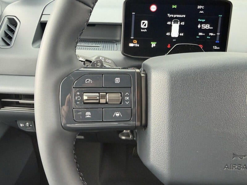 Kia PV5 (12)