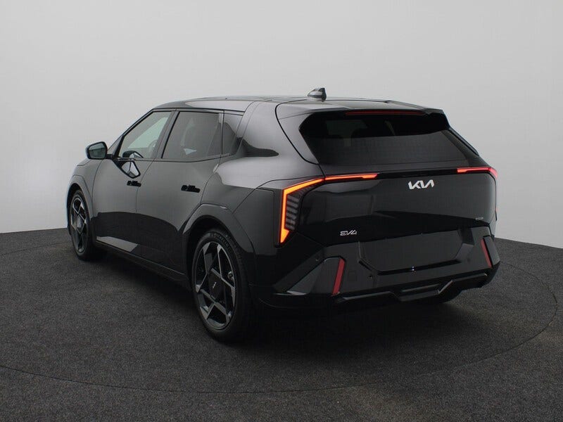 Kia EV4 (2)