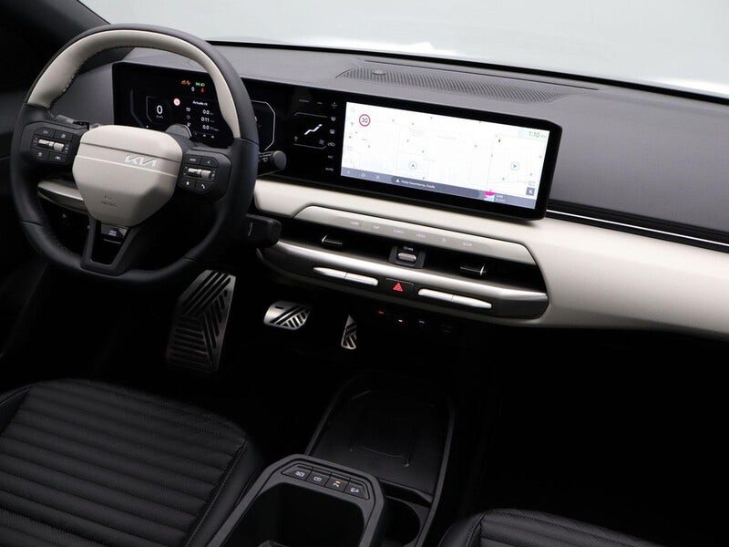 Kia EV4 (5)