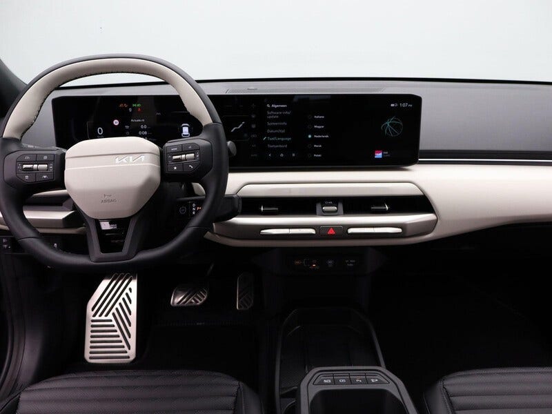Kia EV4 (8)