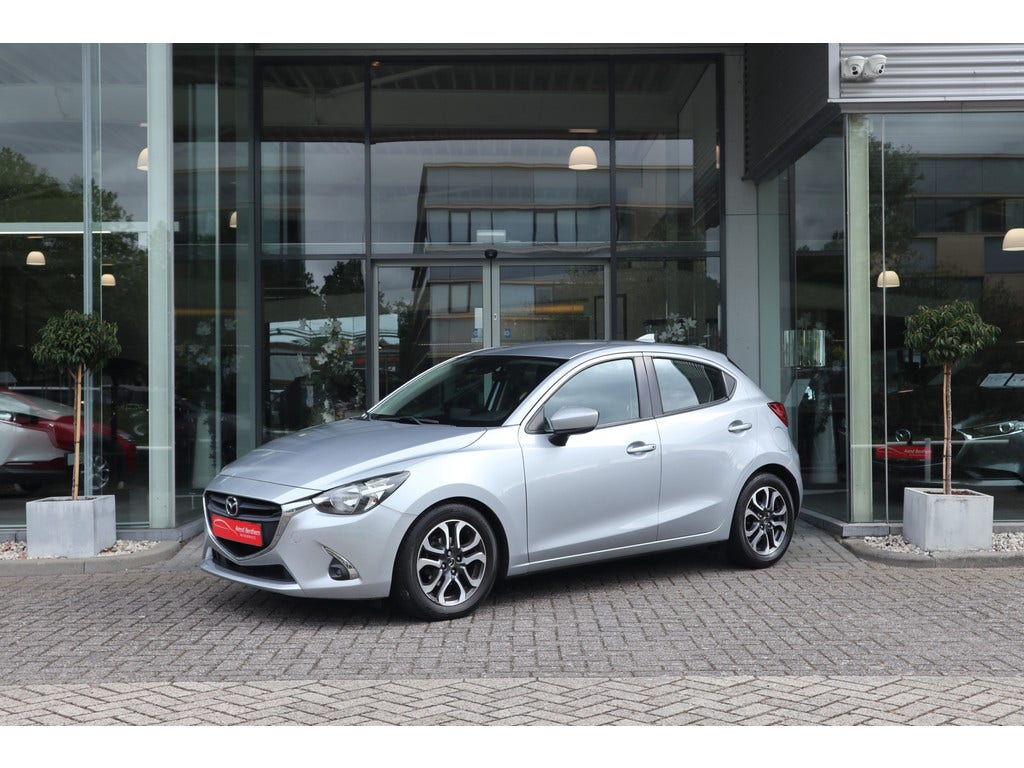 Mazda 2 (2)