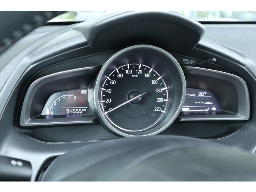 Mazda 2 (8)