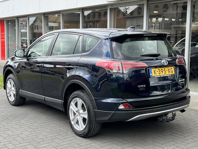 Toyota RAV4 (3)
