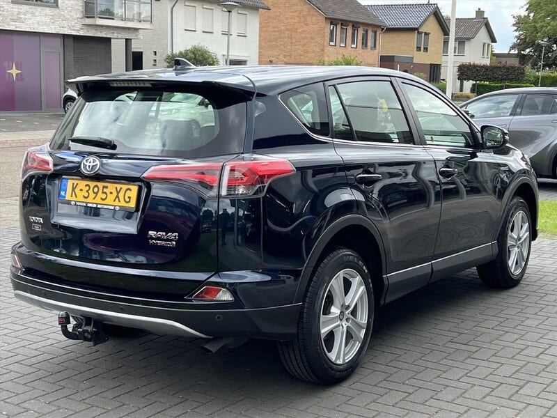 Toyota RAV4 (4)