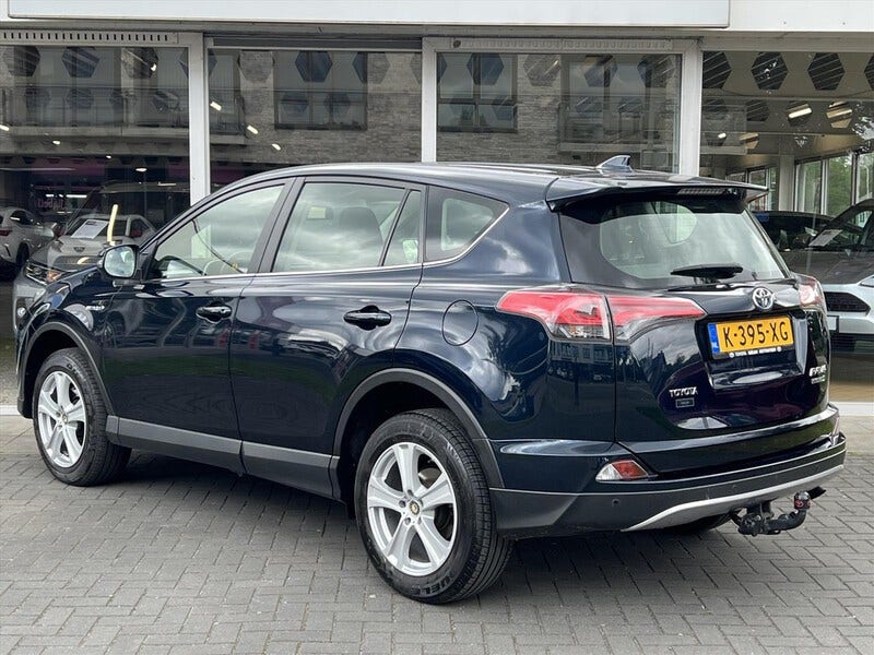 Toyota RAV4 (8)