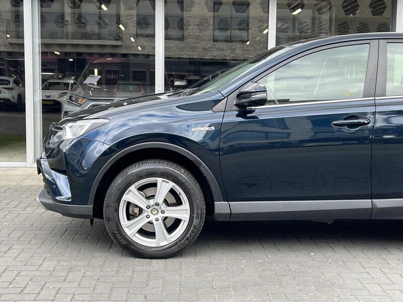 Toyota RAV4 (9)