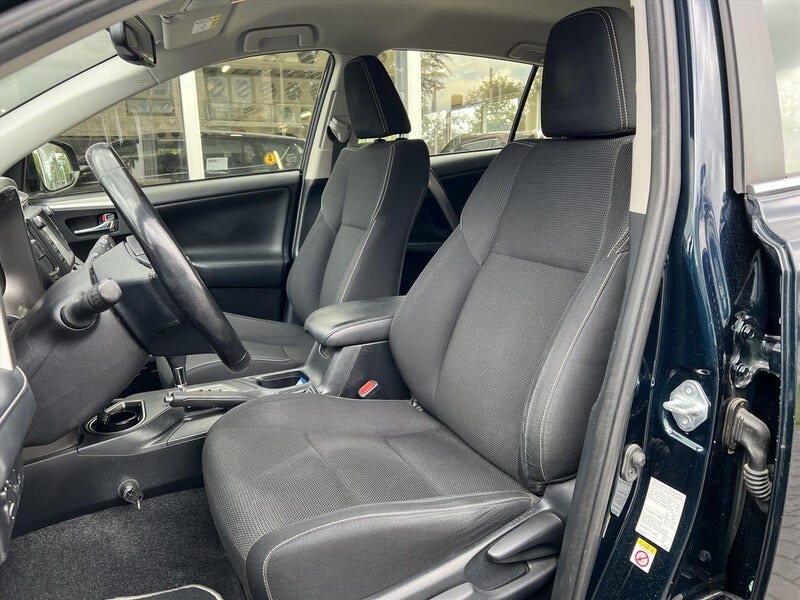 Toyota RAV4 (12)