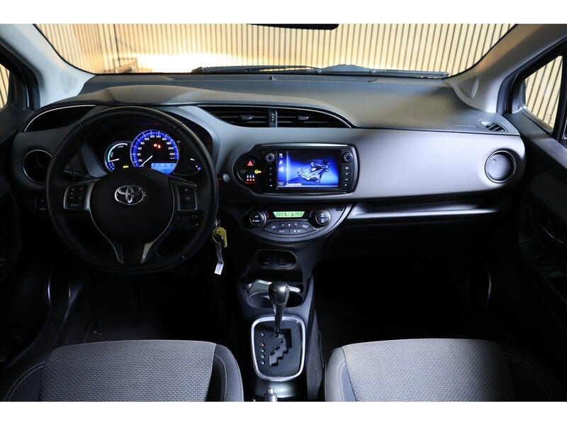 Toyota Yaris (2)