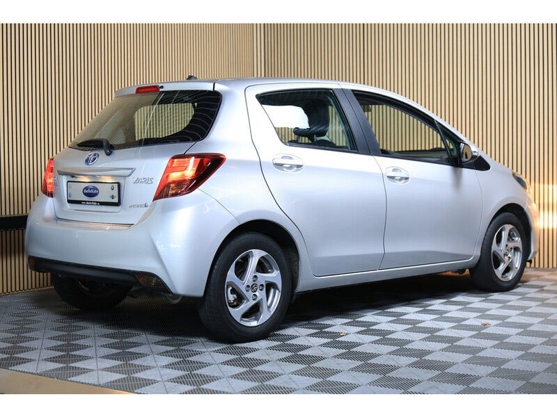 Toyota Yaris (5)