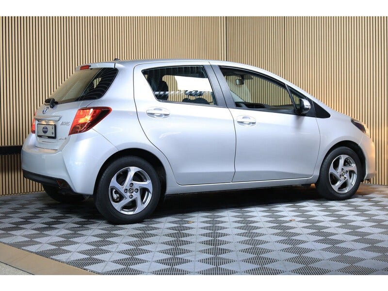 Toyota Yaris (6)