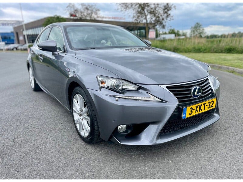 Lexus IS