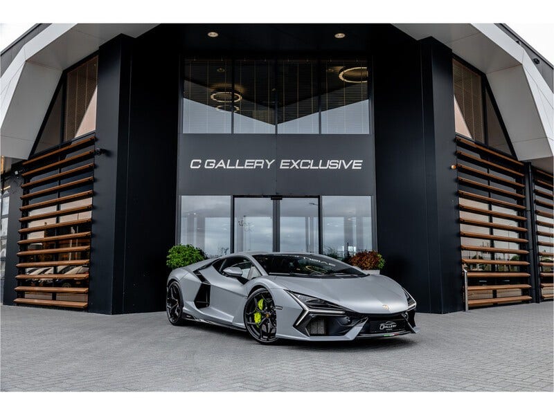 Lamborghini Revuelto