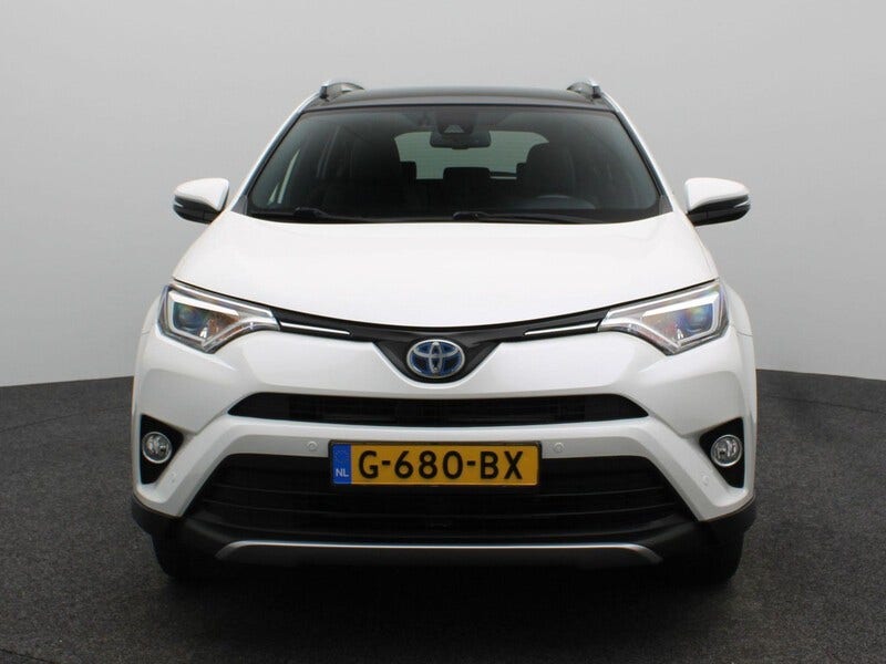 Toyota RAV4 (3)