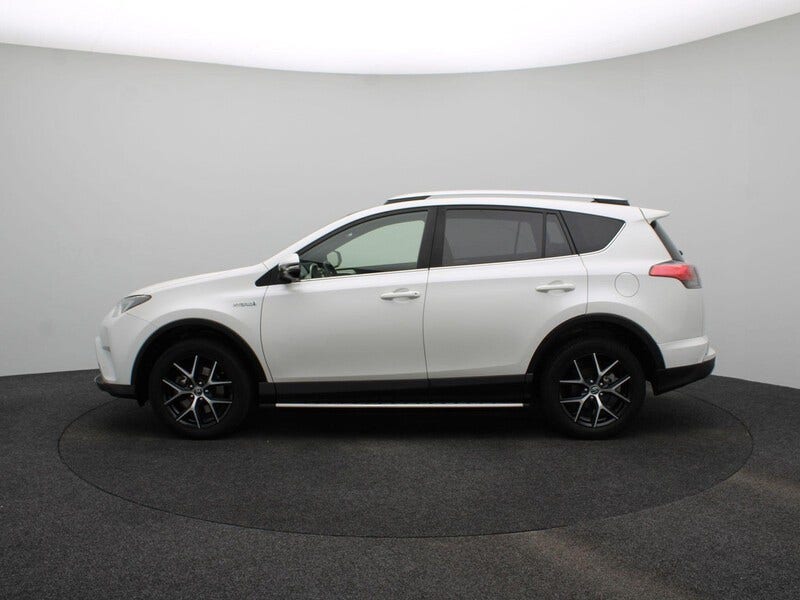 Toyota RAV4 (4)