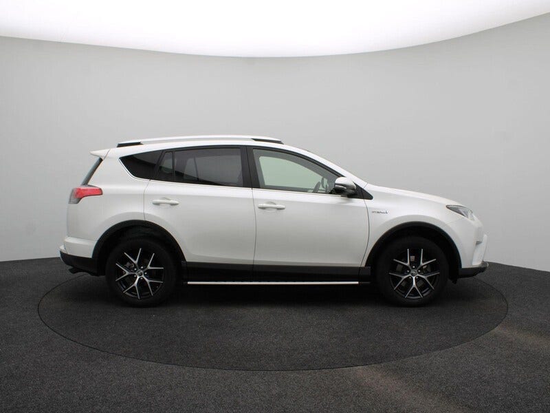 Toyota RAV4 (6)