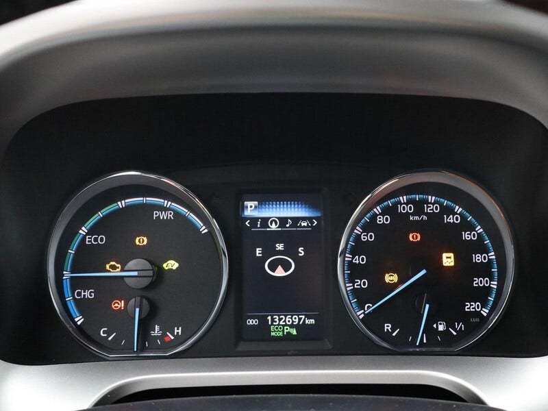 Toyota RAV4 (8)