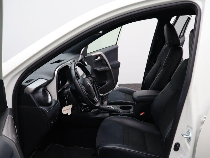 Toyota RAV4 (11)