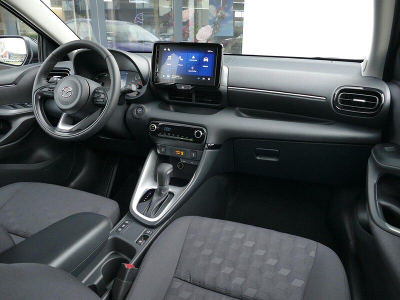 Mazda 2 Hybrid (9)