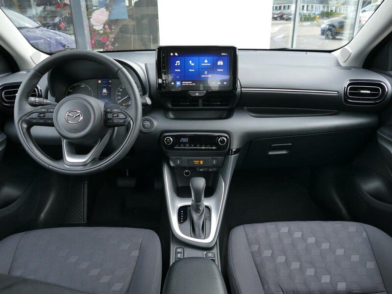 Mazda 2 Hybrid (10)