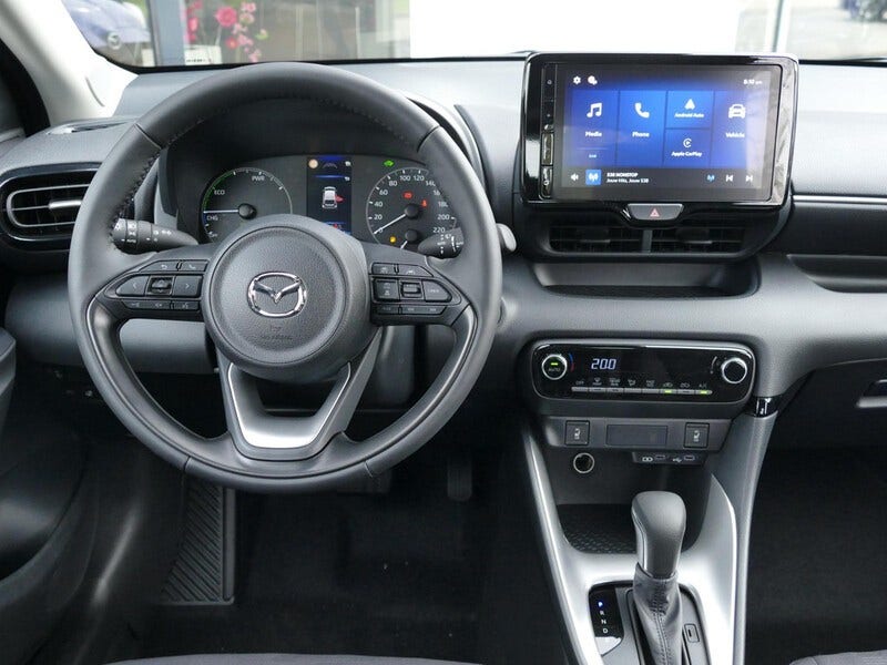 Mazda 2 Hybrid (11)