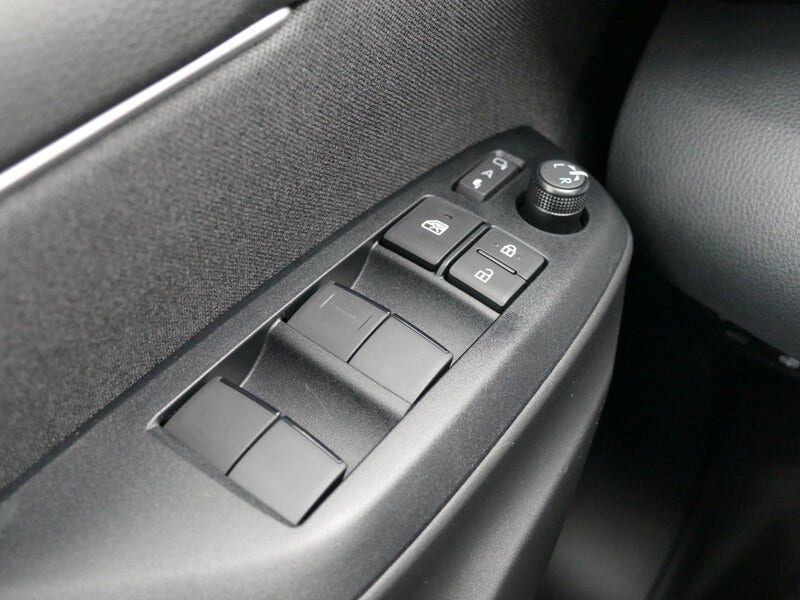 Mazda 2 Hybrid (12)