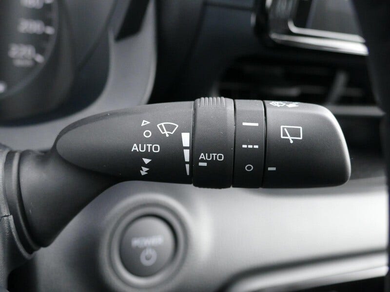 Mazda 2 Hybrid (18)