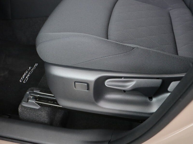 Toyota Corolla Cross (10)