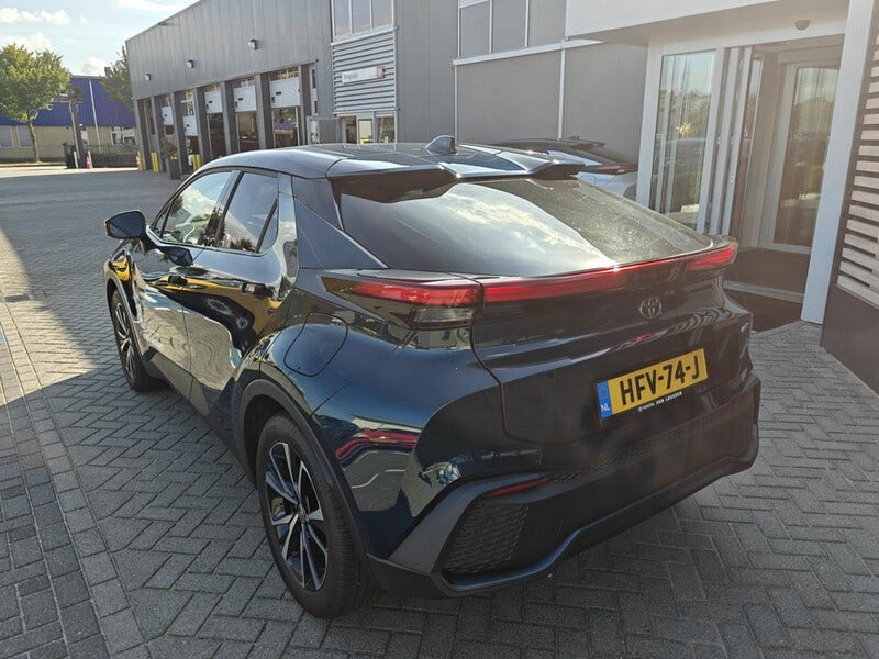 Toyota C-HR (2)