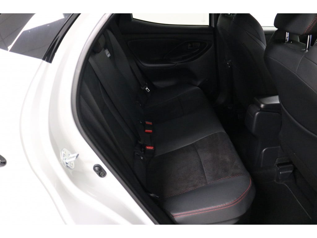 Toyota Yaris (12)