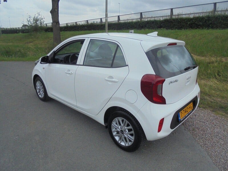 Kia Picanto (2)