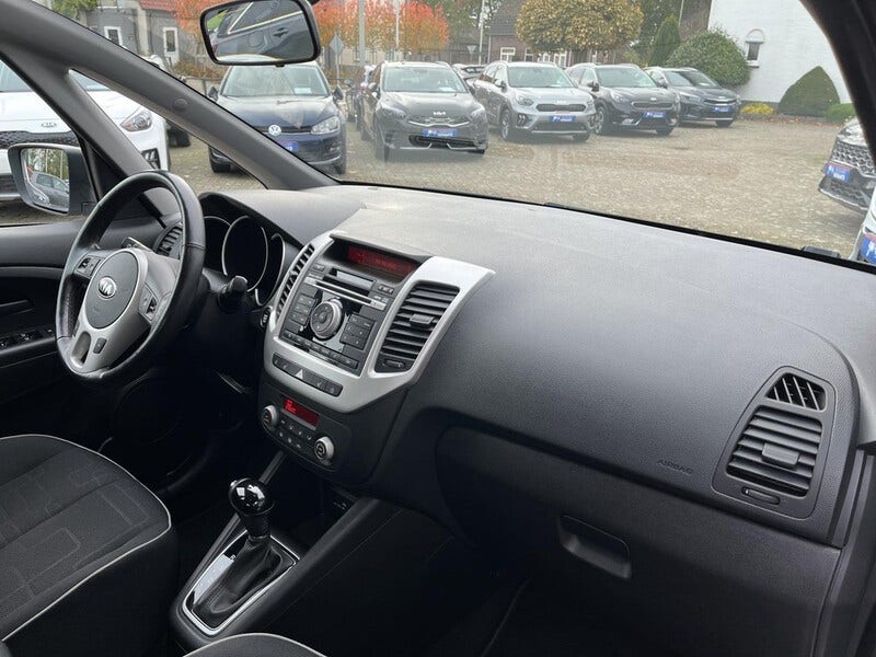 Kia Venga (9)