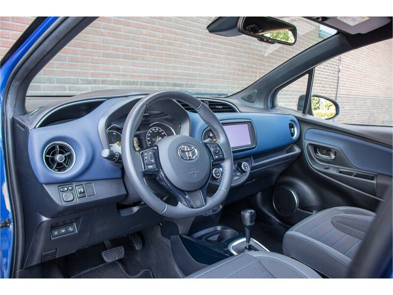 Toyota Yaris (2)