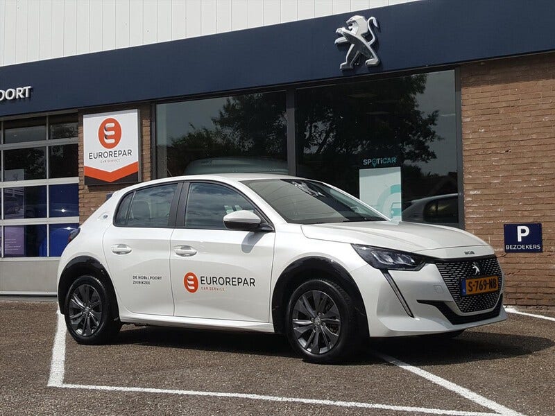 Peugeot e 208