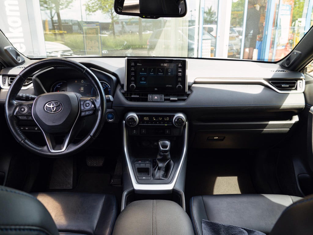Toyota RAV4 (2)