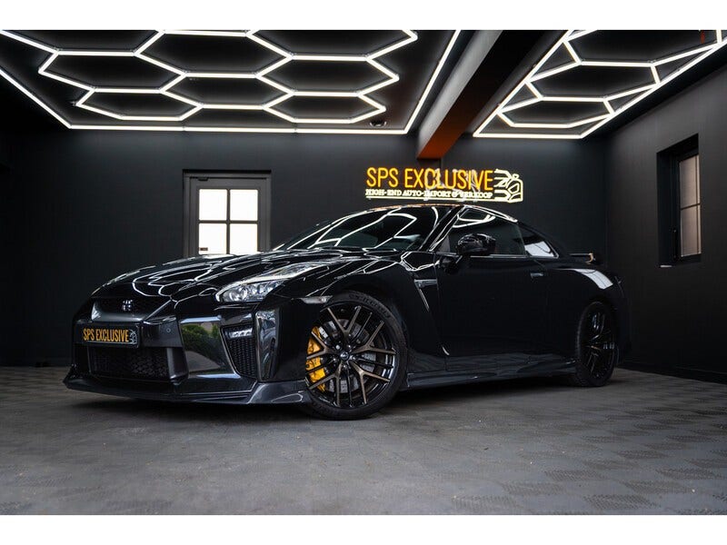 Nissan GT R