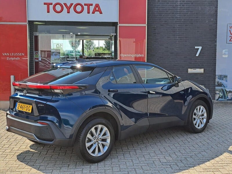 Toyota C-HR (2)