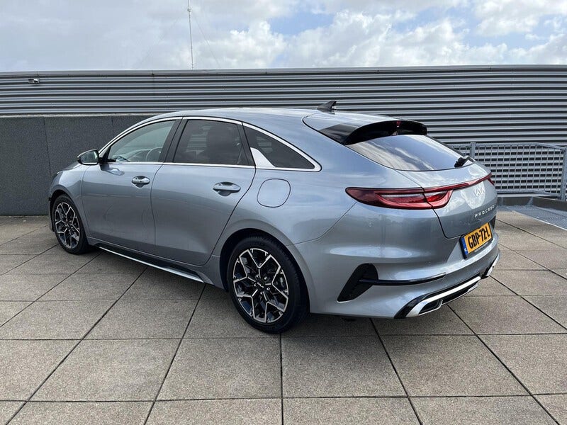 Kia ProCeed (2)