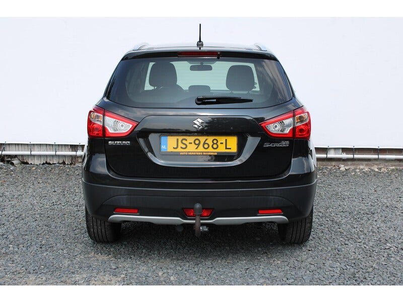 Suzuki Cross (8)