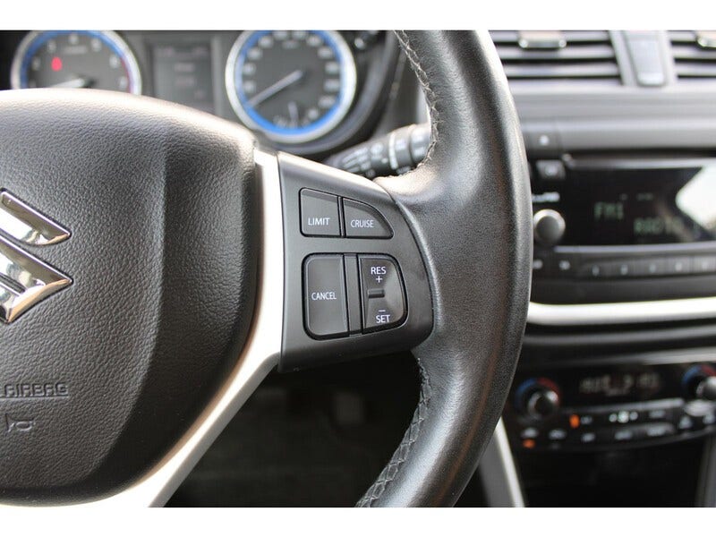Suzuki Cross (22)