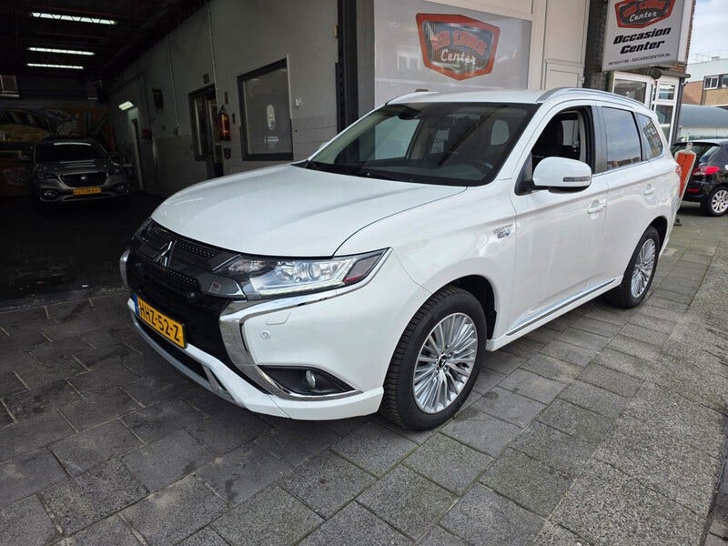 Mitsubishi Outlander (2)