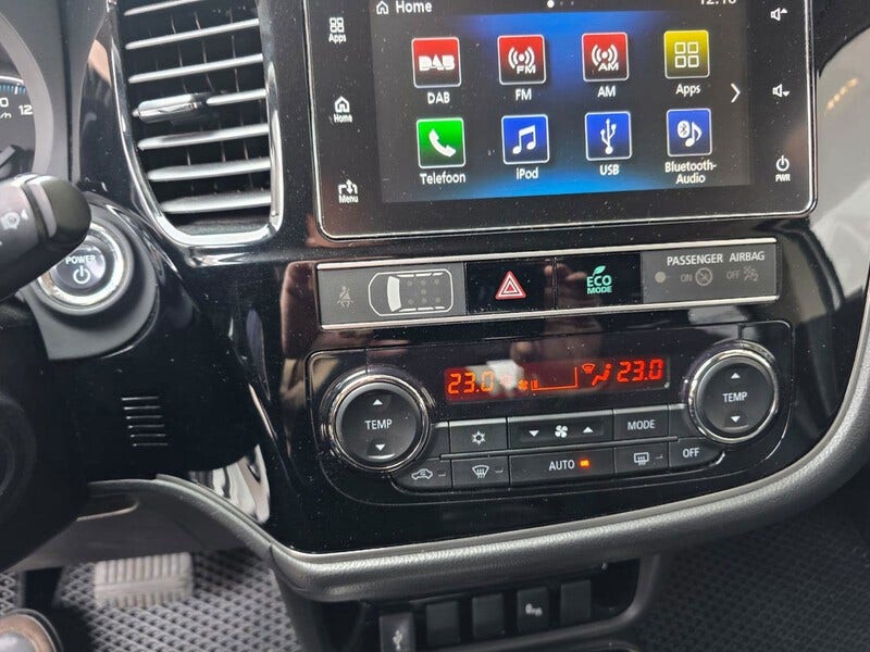 Mitsubishi Outlander (15)