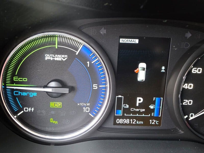 Mitsubishi Outlander (18)