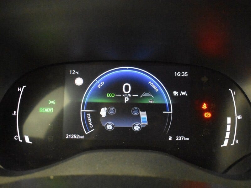 Toyota Yaris Cross (14)