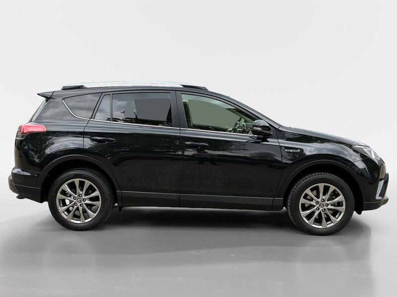 Toyota RAV4 (4)