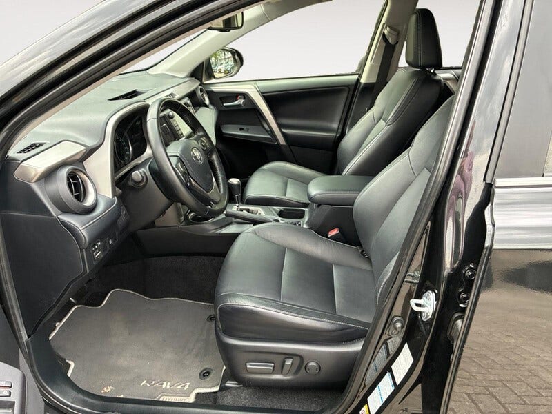 Toyota RAV4 (5)